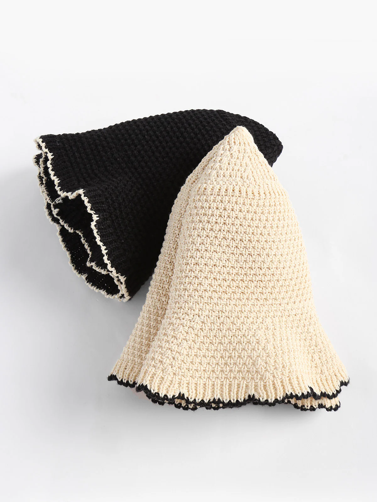 Vintage Scalloped Edge Beach Straw Bucket Hat - Image 3